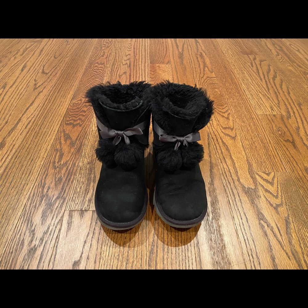 Ugg shearing black booties size 6